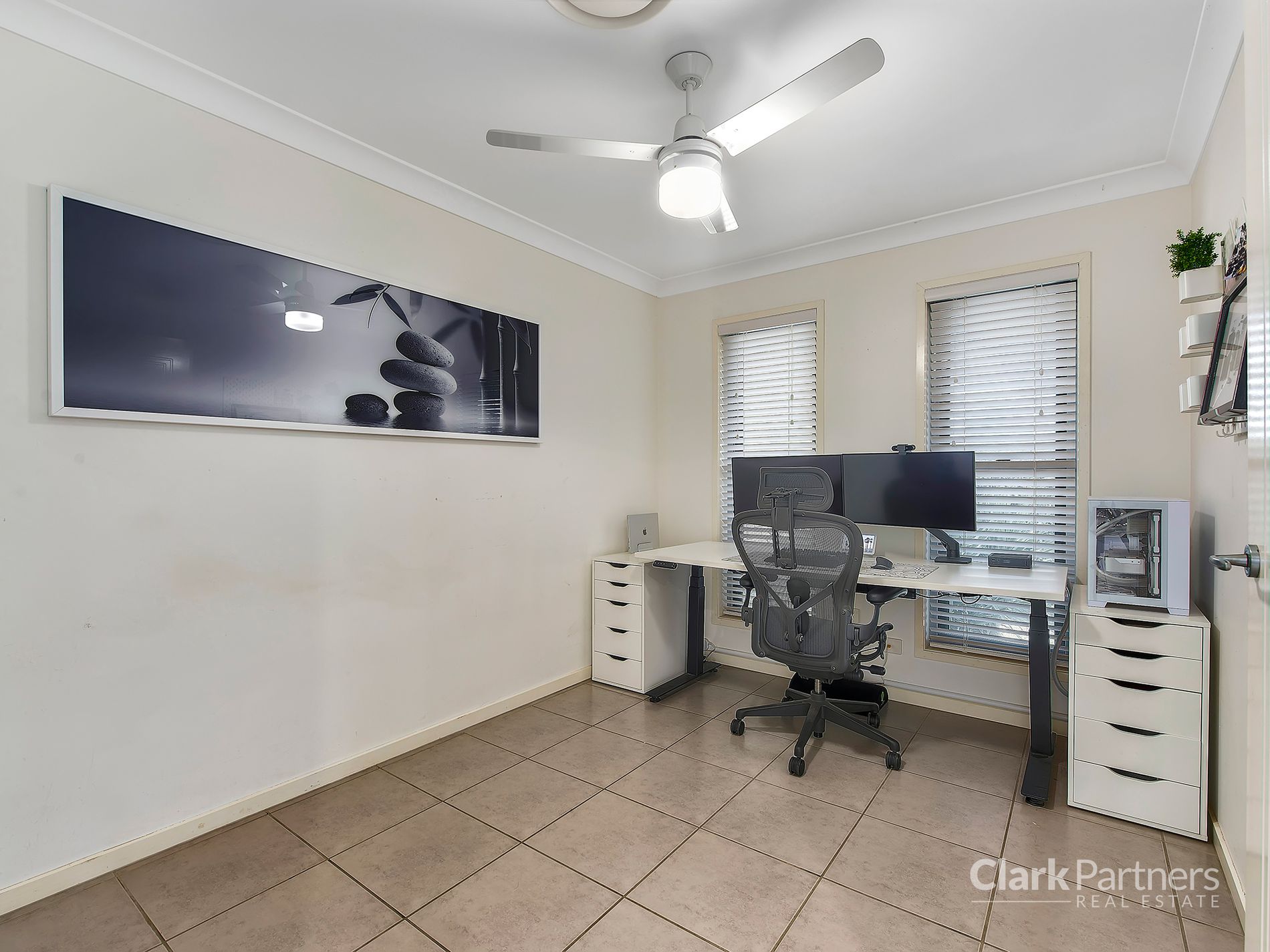5 Curlew Court, Warner
