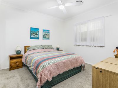 19 Eastpoint Ave, Haywards Bay