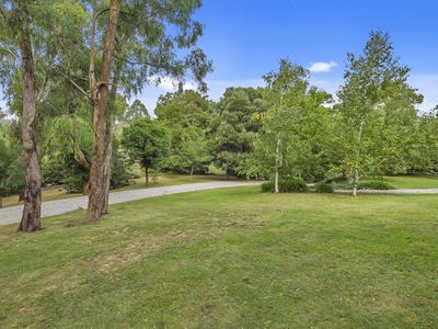 27 Cheniston Road, Mount Macedon