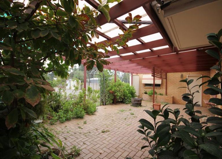 9 Balmoral Avenue, North Brighton