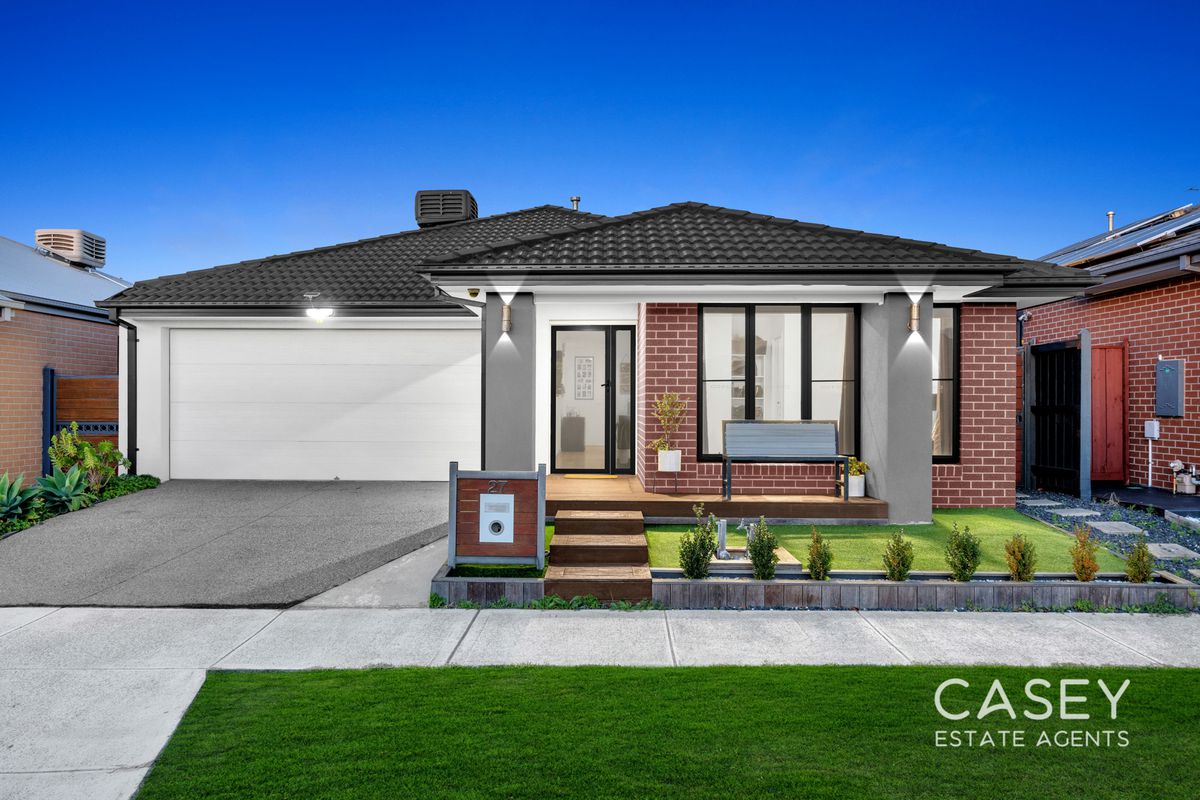 Family Home in Cranbourne West! 