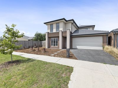 49 Lincoln Avenue, Officer