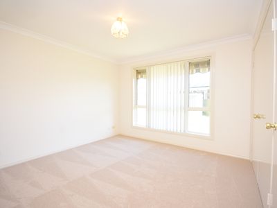 1  Paul Mclean Place, Dubbo