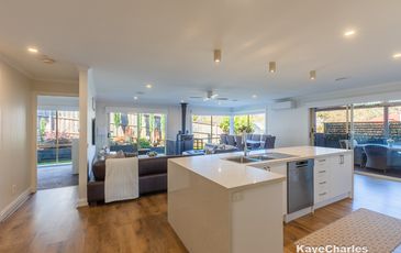 6 Mountain View Circuit, Beaconsfield