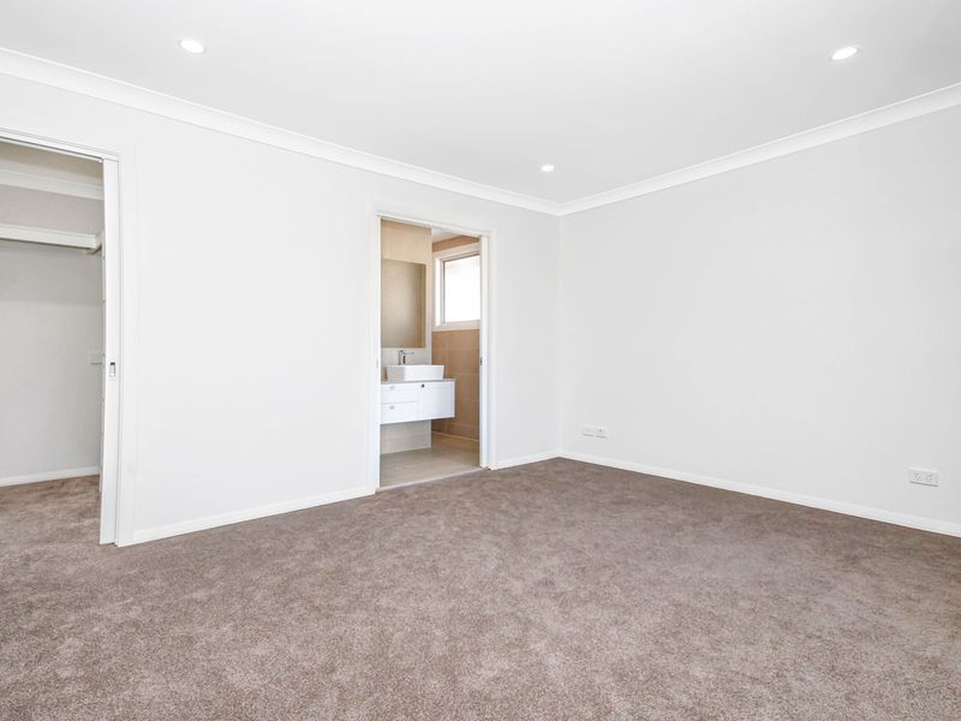 9 Redhaven Street, CADDENS