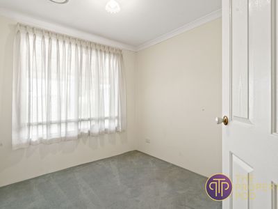 17 Adana Elbow, Kenwick