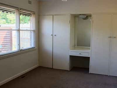 8 Araluen Parade, Belmont
