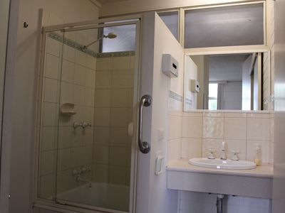 2/62-64 Western Beach Road, Geelong