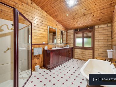 233 Braines Lane, Meadow Creek