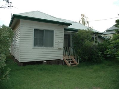 25 wonga street, Longreach