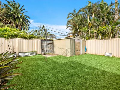 5 Peterborough Avenue, Lake Illawarra