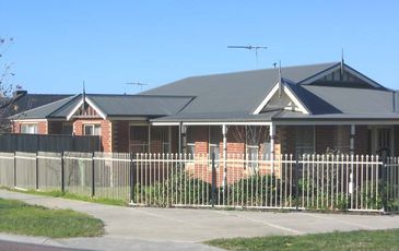 13 Stirling Circuit, Officer