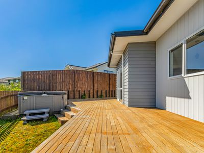 124 John Burke Drive, Aotea
