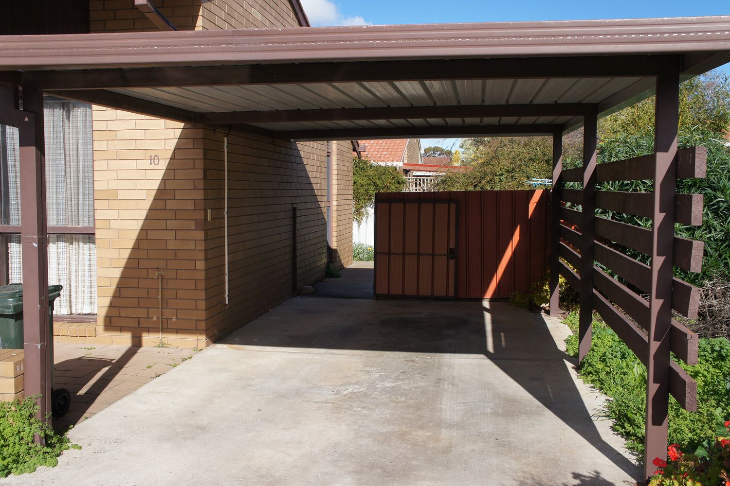 10 / 15 Begg Street, Horsham