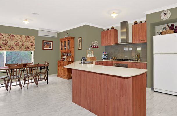 5 Feathertop Court, Greenvale