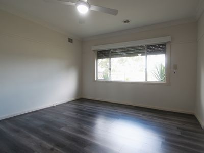 1401 North Road, Oakleigh East