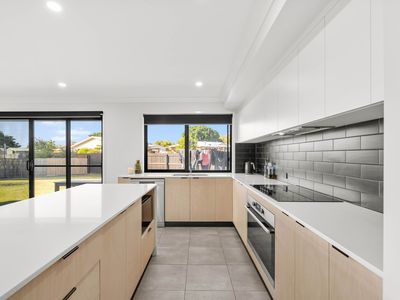11 Hann Close, Rural View