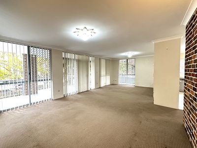 1 / 5 Robertson Street, Parramatta