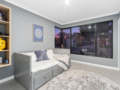 64 Hillhouse Way, Piara Waters