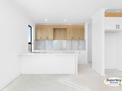 6 Palmdale Crescent, Mambourin