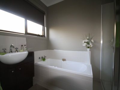 2 / 60A Dodgin Street, Wynyard