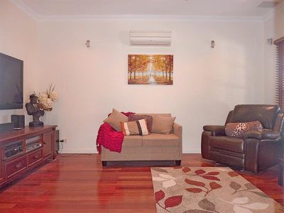 16 Stoney Creek Rd, Beverly Hills