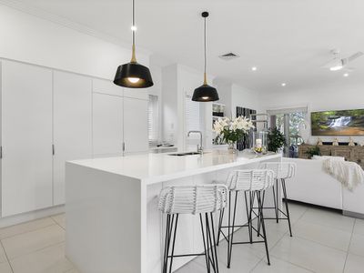 22 Lakeside Drive, Peregian Springs