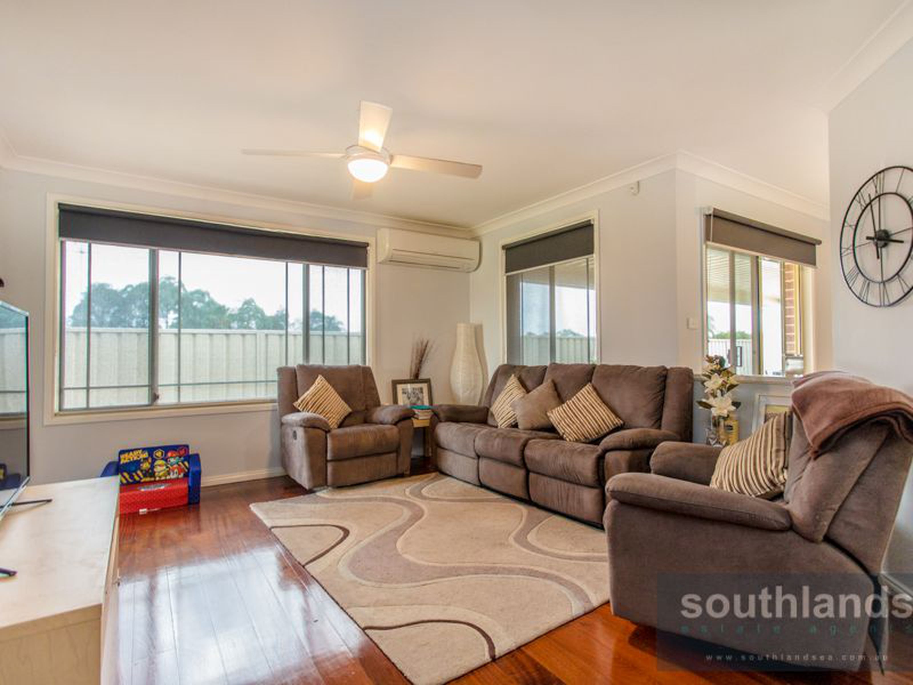 13 Gershwin Crescent, CLAREMONT MEADOWS