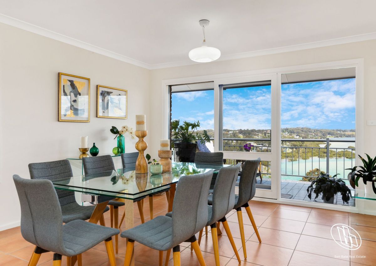 11 Hillcrest Avenue, North Narooma