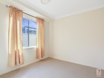 35A Skyhawk Avenue, Hamlyn Terrace