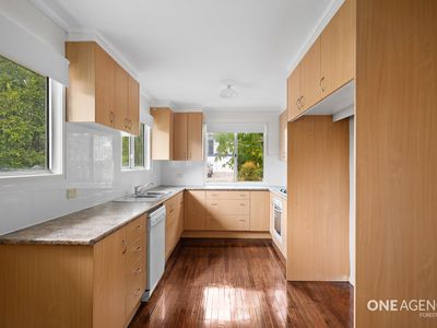 1 Willow Street, Woodridge