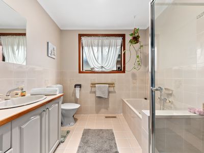 4 Rhode Island Court, Taylors Lakes