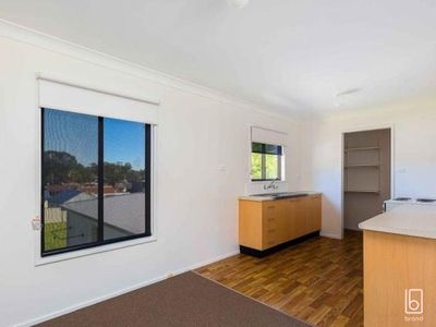 26 Campbell Parade, Mannering Park