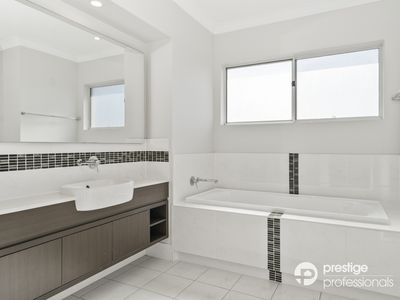 19 Escura Crescent, Moorebank