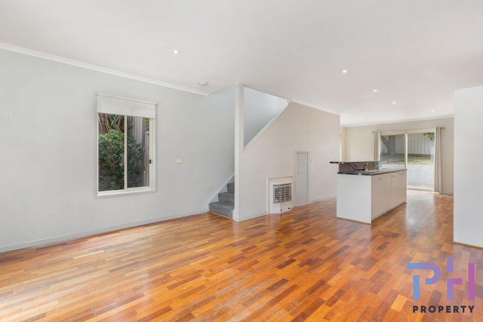 1 / 30B Regency Place, Kennington