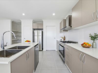48 Davisland Avenue, Wilton