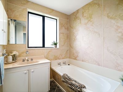 12 Salisbury Road, Bradford