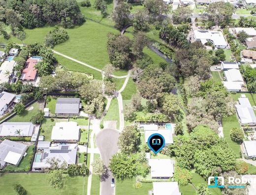 Charming Queenslander in Old Tewantin image 21