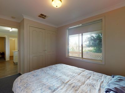 64 Birch Avenue, Dubbo