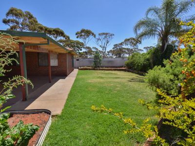 21 Bennetts Place, Hannans