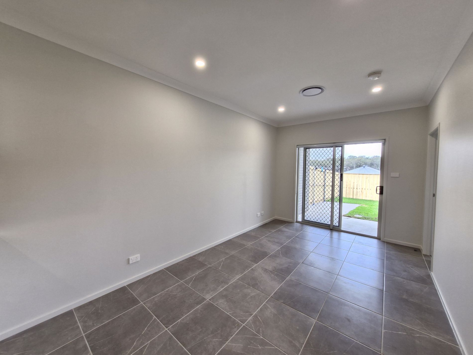 1/94 Settlers Boulevard, Chisholm