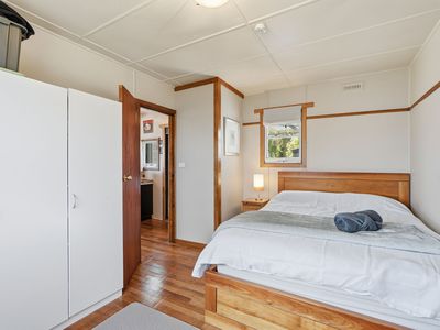 5166 Channel Highway, Gordon