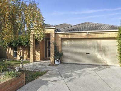 8 Dione Mews, Wandana Heights