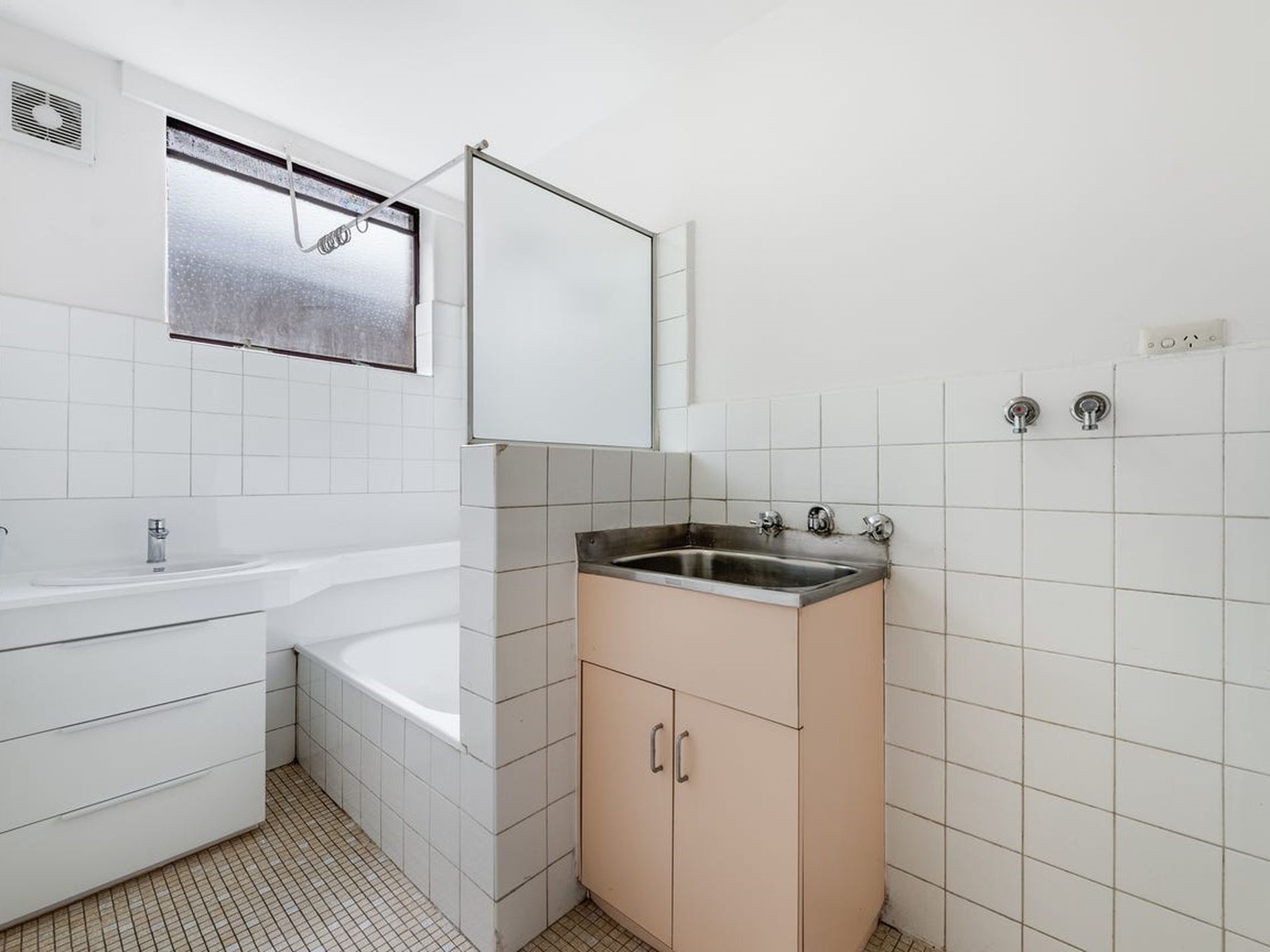 1 / 55 Cowper Street, Footscray