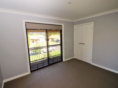 1 / 28 Dees Close, Bathurst