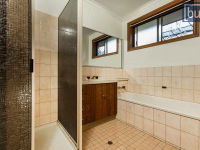 4 Howlong Road, Rutherglen