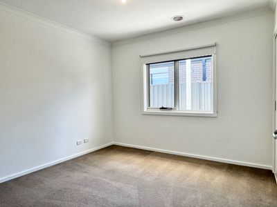 1167 Ison Road, Manor Lakes