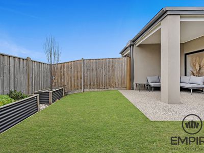 5 Kinross Parade, Clyde North