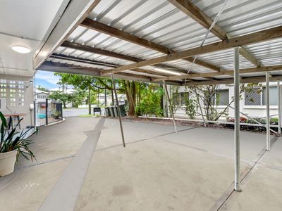 1 / 282 Lake Street, Cairns North