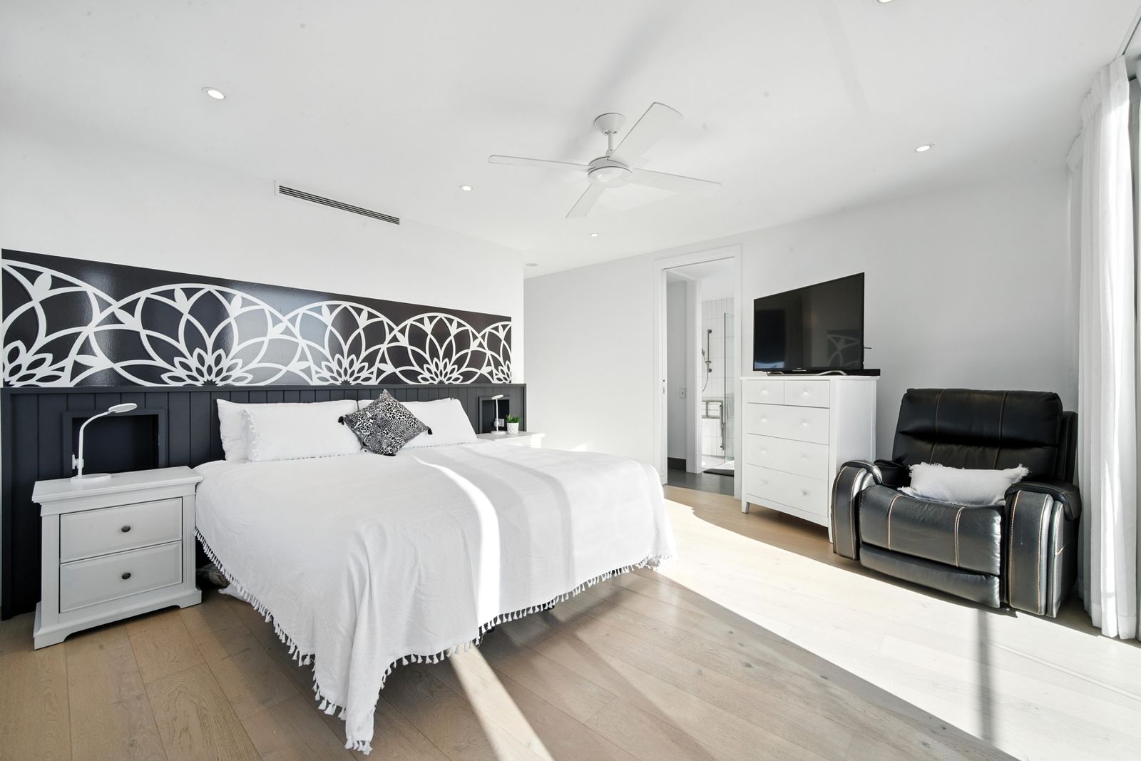 Photo 12 of 30, 802/31 Maltman Street, Kings Beach